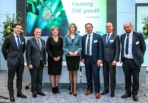 From left to right: Olaf van den Heuvel (CIO Aegon Asset Management NL), Roger Havenith (Deputy CE European Investment Fund), Sarah Russell (CEO Aegon Asset Management), Mona Keijzer (State Secretary of the Ministry of Economic Affairs and Climate), Piotr Skotnicki (CEO Wigersma & Sikkema), Eric van der Maarel (CCO Aegon Asset Management), Jean-David Malo (Director Open Innovation & Open Science European Commission).